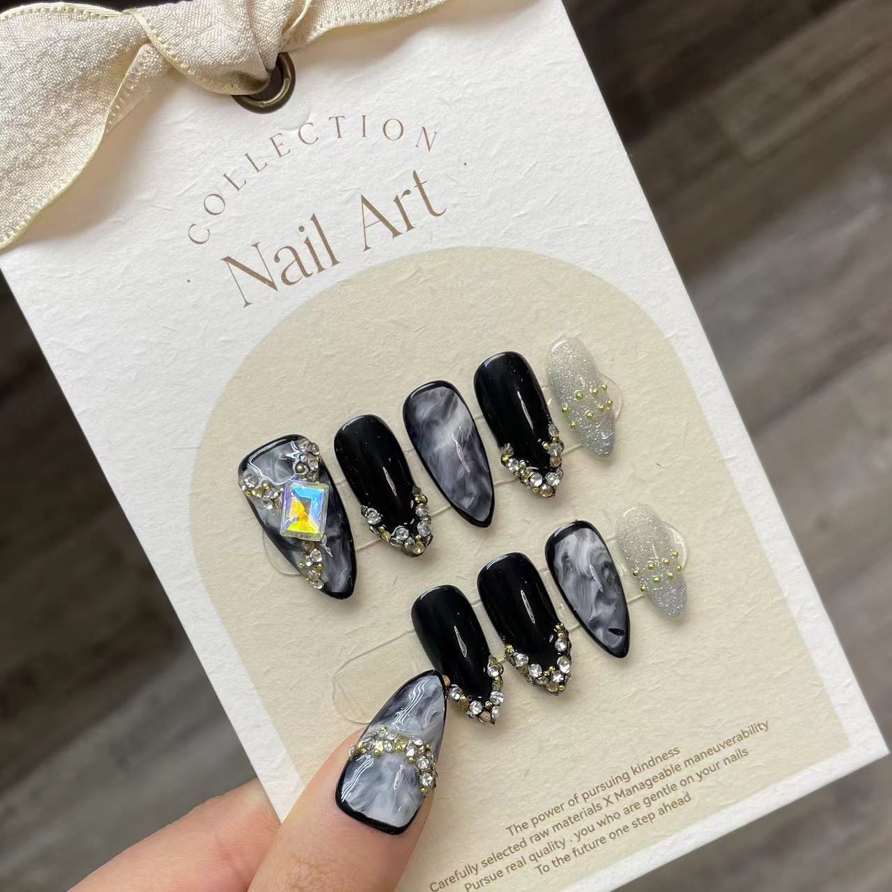 Handmade Press on Nails Black  - Nail Art Pink 评论和价格