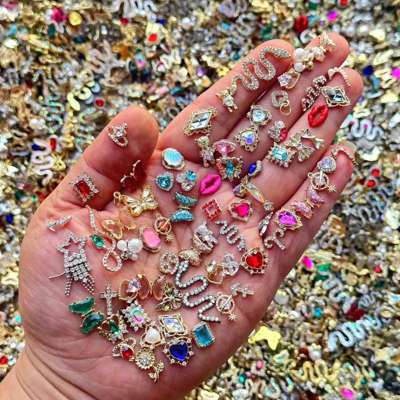 Bulk Luxury Random Mixed Alloy - Nail Art Valentines Day 评论和价格